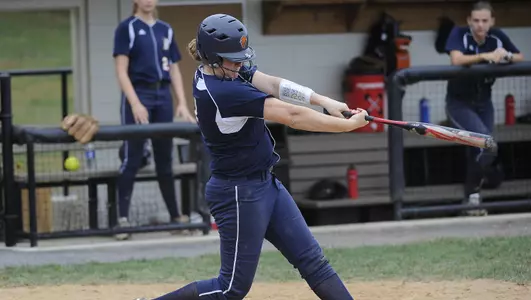 Softball Concludes UNCW Beach Bash with 4-2 Loss to UNCG
