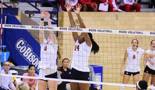 Volleyball Records Second Straight Sweep with 3-0 Win Over Loyola (Md.)