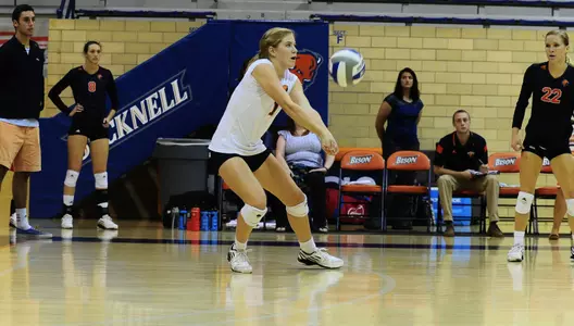 Volleyball Clinches 3-1 Win Over Holy Cross with Thrilling Fourth Set