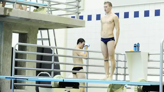 Three Members of Swimming & Diving Teams Earn PL Weekly Awards