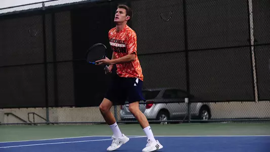 Men's Tennis Splits Matches with Quinnipiac and Fairleigh Dickinson