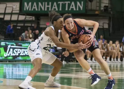 Women's Basketball Sweeps Weekly Awards