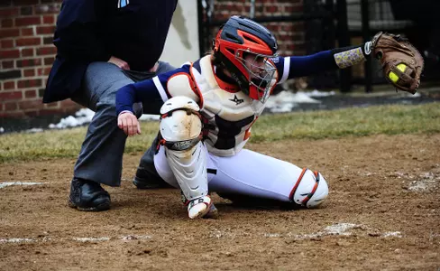 Softball Edged by UNCW in Nine Innings