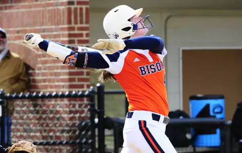 Sanders, Zahn, Robinson Receive Awards at Senior Banquet