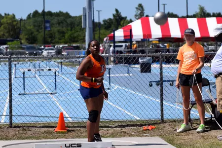Track and Field Earns Team and Individual Academic Honors from USTFCCCA