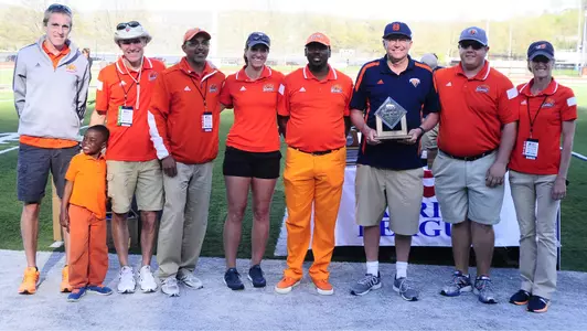 Dan Frake Named Mid-Atlantic Region Assistant Coach of the Year by USTFCCCA
