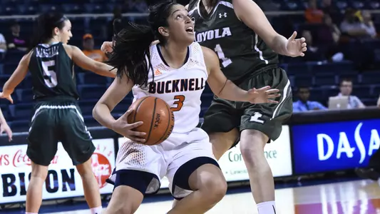 Women's Basketball Beats Loyola 71-64 for Seventh Straight Win