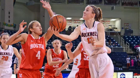 Walker, DeBoer Earn Weekly Awards for Women's Basketball