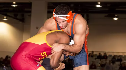 Wrestling Goes 1-2 on First Day of Virginia Duals