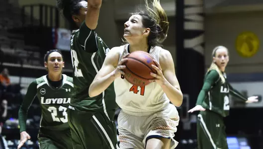 Women's Basketball Erases 15-Point Deficit in 64-61 Win at Saint Joseph's