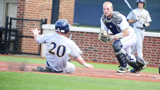 Baseball Falls to La Salle in Final Non-League Game of Regular Season