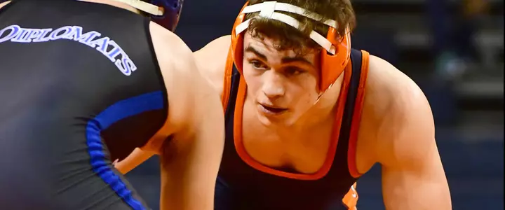 Wrestling Wraps Up Virginia Duals with 20-17 Win Over Chattanooga