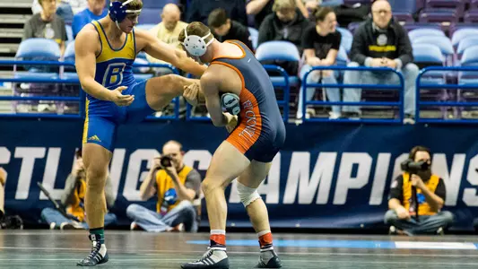 Smith, Lopez Advance to Second Day of NCAA Championships