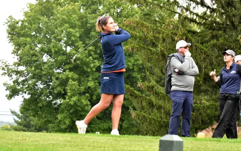 Tara Thomas hole-in-one swing