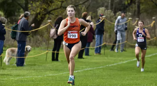 Women's Cross Country Edges Syracuse to Win Gold at Harry Lang Invitational Image