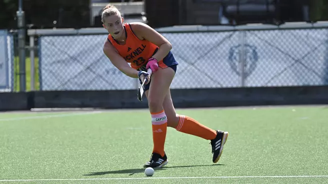 Fall Charge -- Hope Davis (Field Hockey)