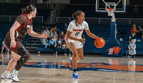 Mariah Hardy Dribbling