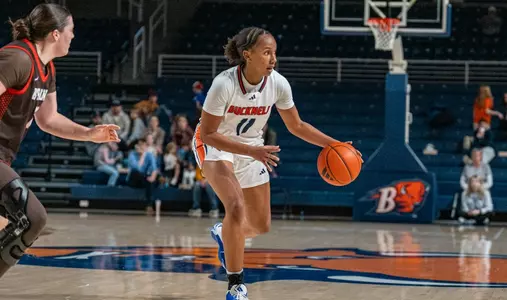 Mariah Hardy Dribbling