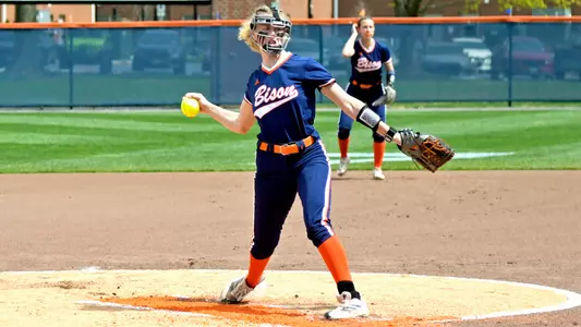 Savannah Jones Pitching