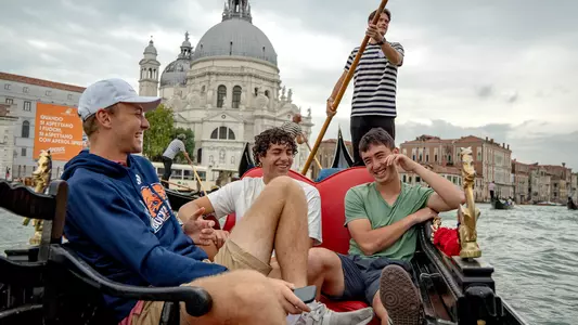 Bison Men's Tennis in Europe