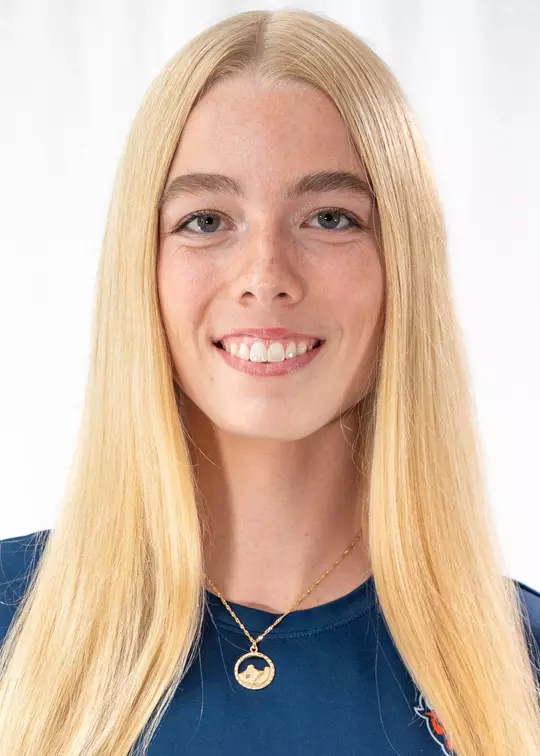 Riley Tucker Headshot