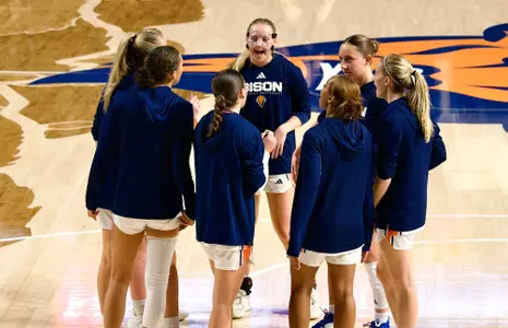WBB Pregame Huddle