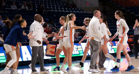 Women's Basketball Timeout Huddle
