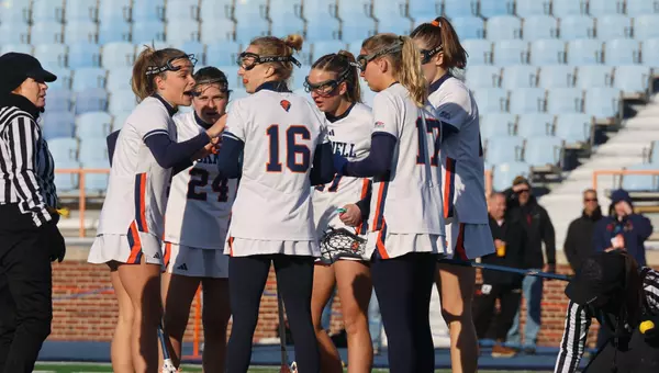 Women's Lax Huddle
