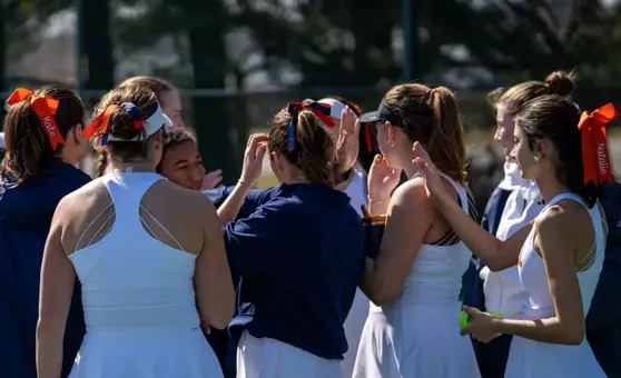 Women's Tennis Huddle