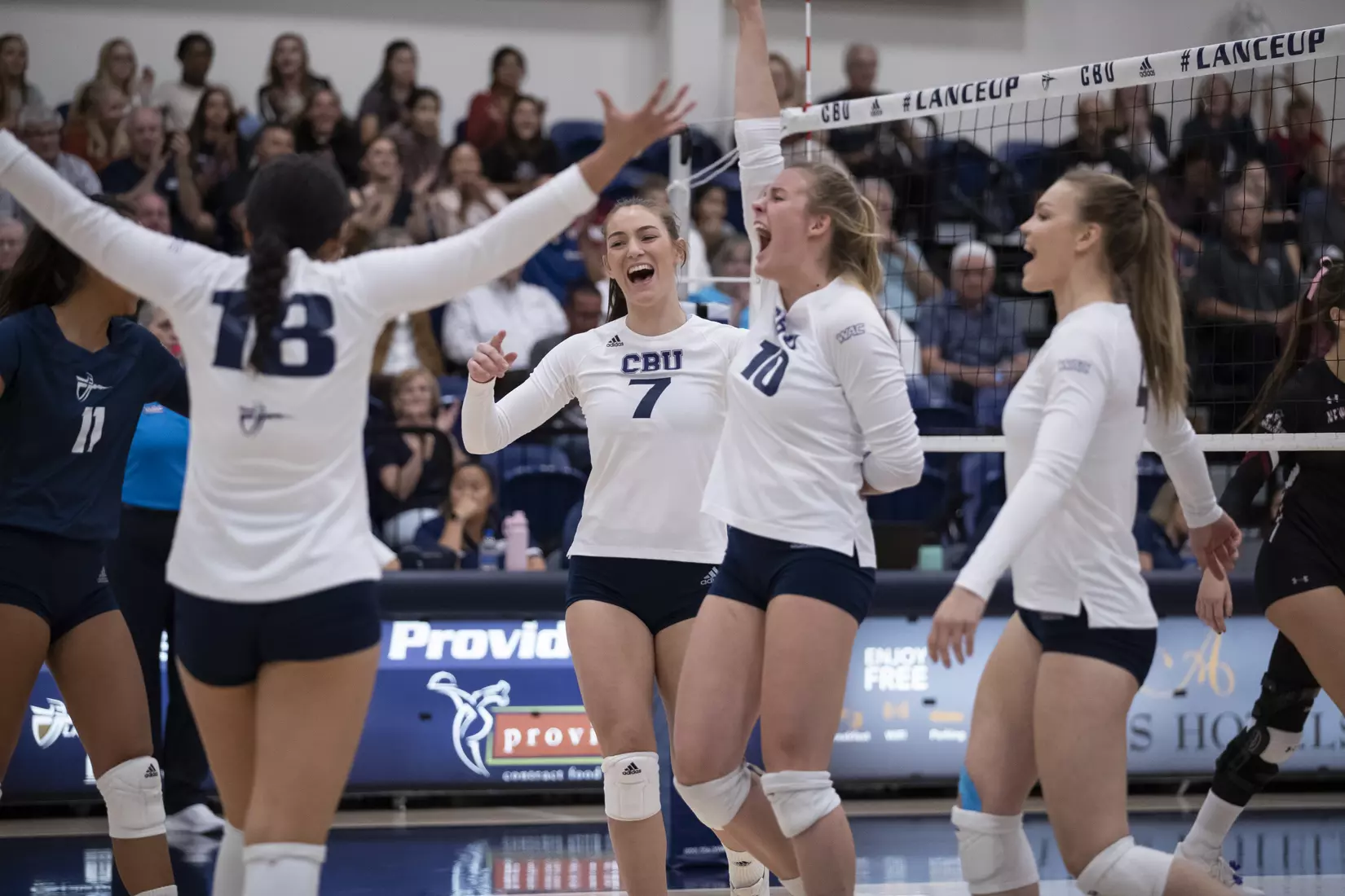 team cheer Megan Sester and Yagoda Jedrzejczak