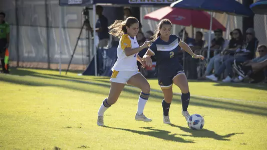 Rebecca Romero gets past a Bakersfield defender.