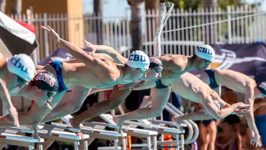 Men's Swim Start