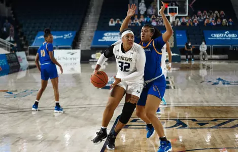 Britney Thomas vs UCR