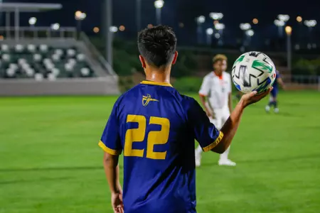 Lincoln throw in vs UTRGV