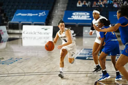 Ane Dribble vs UCR