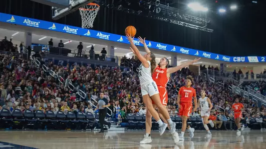 Khloe vs UTRGV