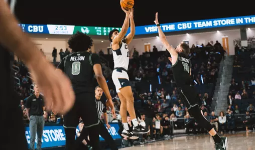Moussa Pull up Three
