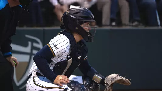 Mia Catching
