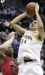 Cal Edged in Tough Battle Against Arizona