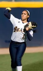 Bears Cage Tigers 5-3 to Start WCWS