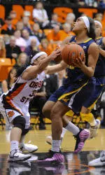 No. 6 California Wins Sixth Straight with 60-38 Victory
