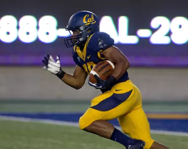 Khalfani Muhammad returns a kick.