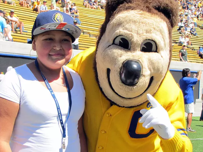 Bears Host Special Day for Young Cancer Patients