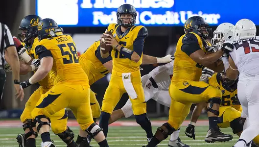 goff-looks-for-receivers.jpg
