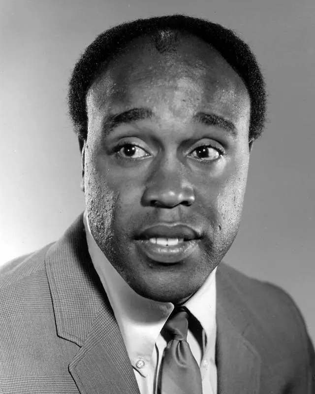 Earl Robinson Bio