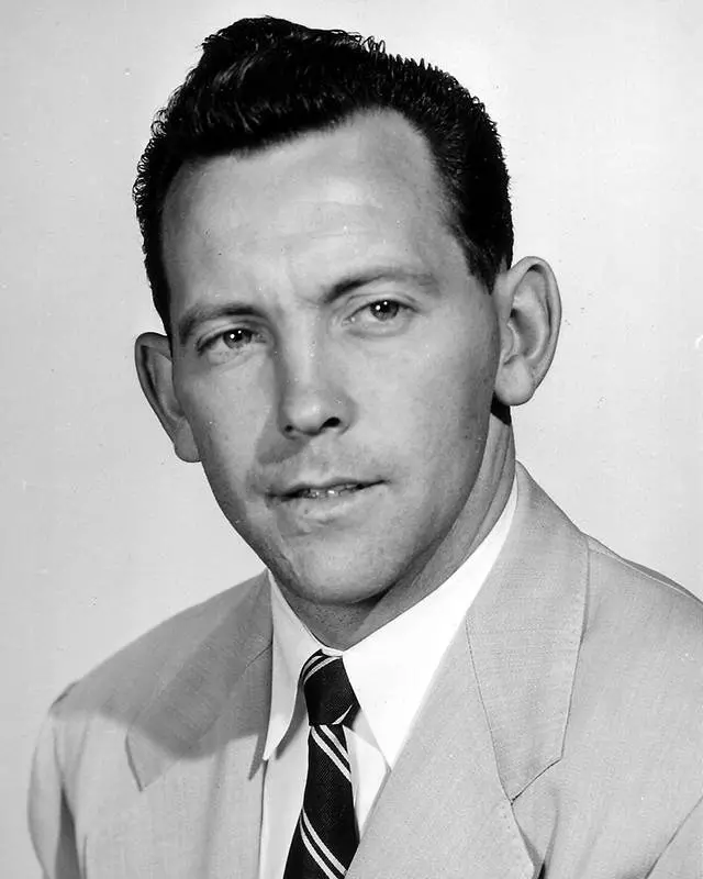 Carl Van Heuit Bio
