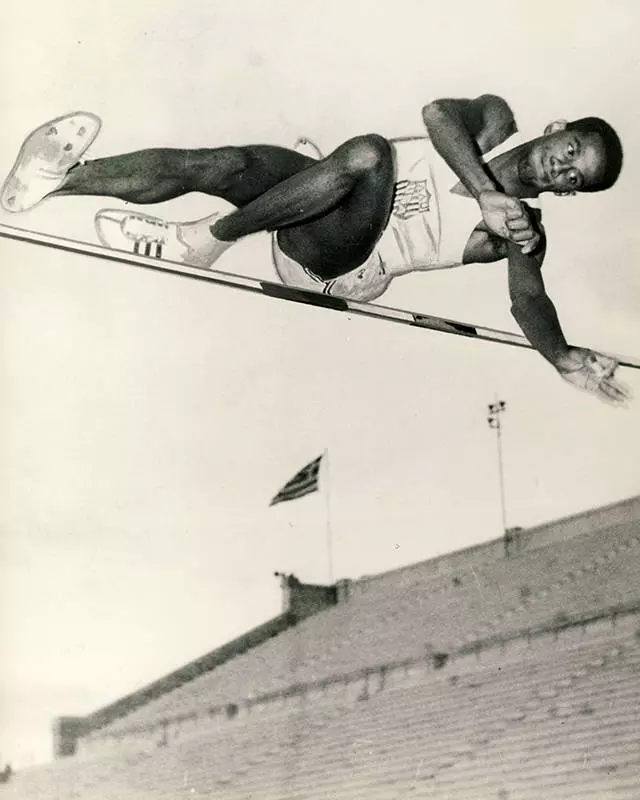 Gene Johnson Bio