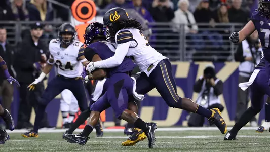 Alex Funches tackle at Washington 2017
