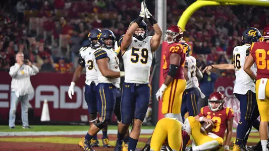 Jordan Kunaszyk safety signal at USC 2018