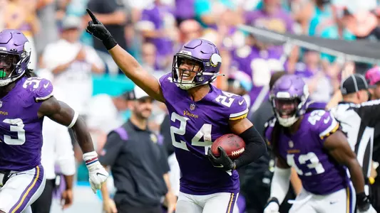 2022-11-10 Camryn Bynum Pro Bears NFL Week 9